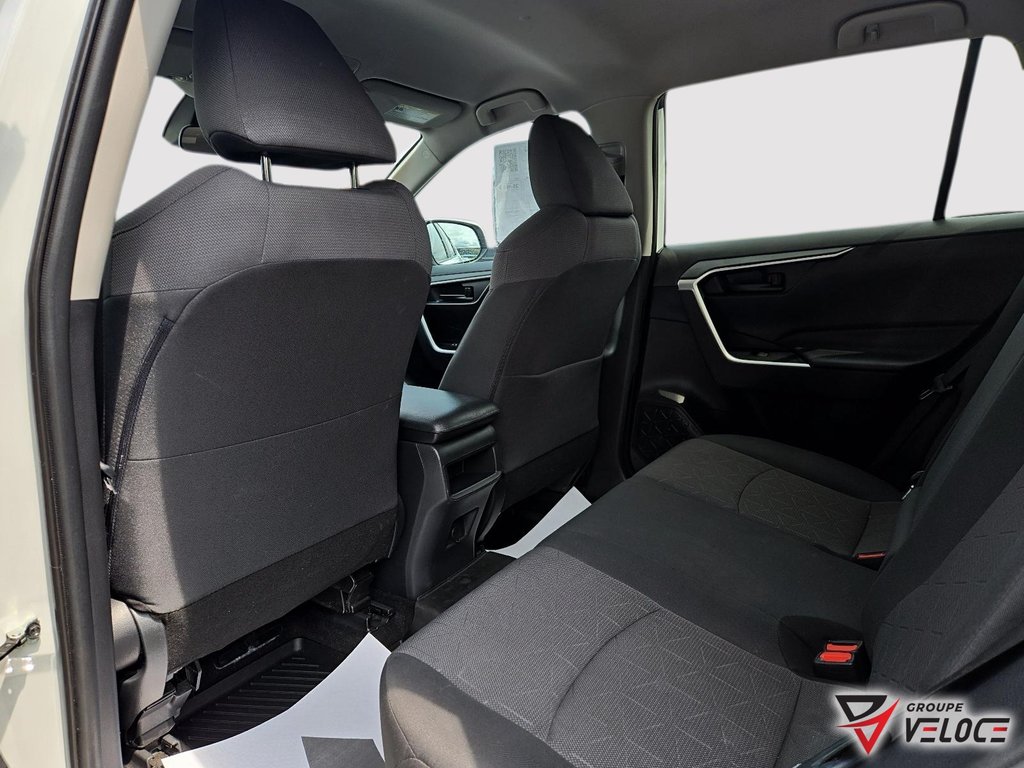 Toyota RAV4 LE *AWD, SIÈGES CHAUFFANTS, TISSU* 2019 à Rivière-du-Loup, Québec - 7 - w1024h768px