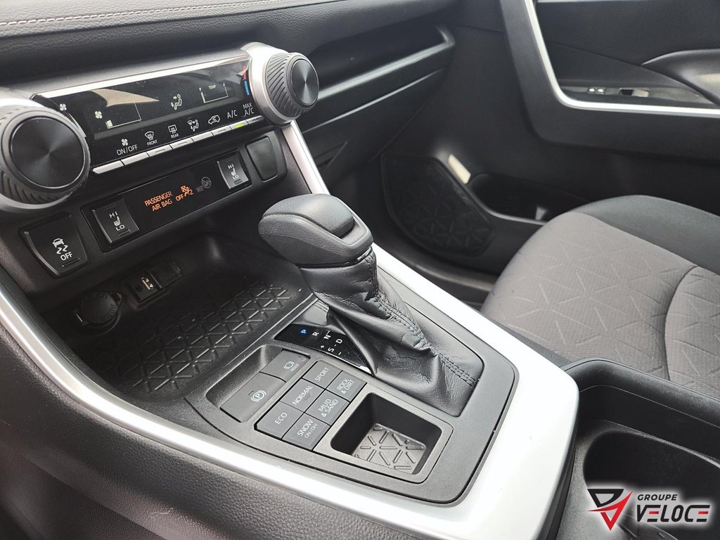 Toyota RAV4 LE *AWD, SIÈGES CHAUFFANTS, TISSU* 2019 à Rivière-du-Loup, Québec - 14 - w1024h768px