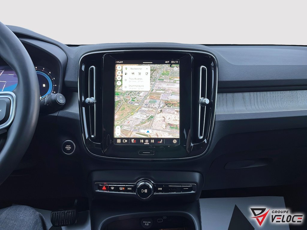 2023 Volvo XC40 *PLUS DARK THEME CUIR TOIT OUVRANT* in Riviere-du-Loup, Quebec - 9 - w1024h768px