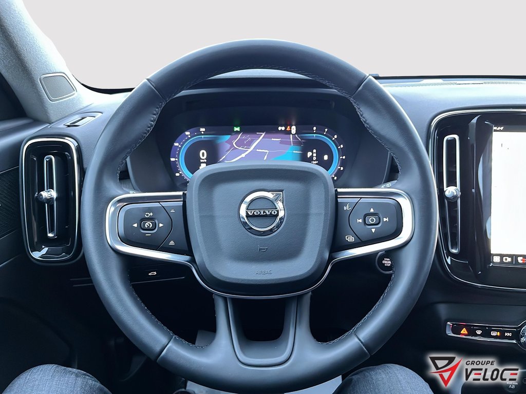 2023 Volvo XC40 *PLUS DARK THEME CUIR TOIT OUVRANT* in Riviere-du-Loup, Quebec - 8 - w1024h768px