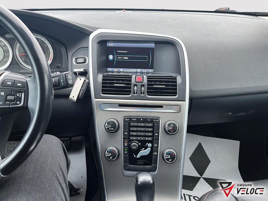 2012 Volvo XC60 *V6, AWD, CUIR* in Riviere-du-Loup, Quebec - 7 - w1024h768px