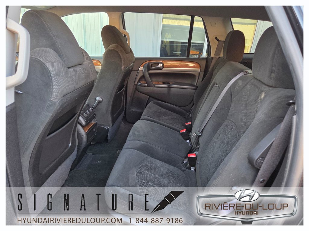 Buick Enclave BASE,AWD,7 PASSAGERS 2012 à Riviere-Du-Loup, Québec - 12 - w1024h768px