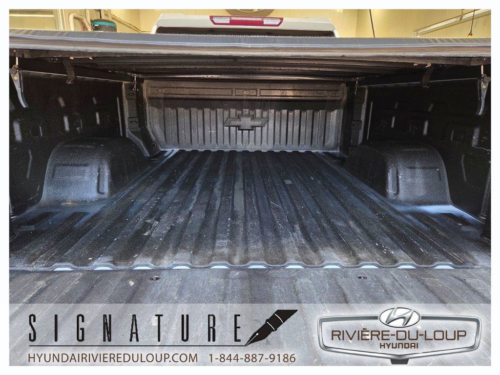 2019 Chevrolet Silverado 1500 RST,CREW CAB,4X4,V8 5.3 LITRES in Riviere-Du-Loup, Quebec - 10 - w1024h768px