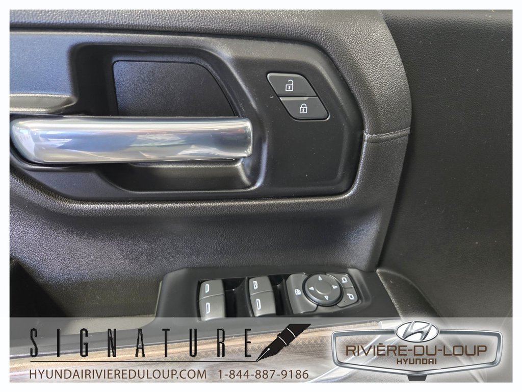 2019 Chevrolet Silverado 1500 RST,CREW CAB,4X4,V8 5.3 LITRES in Riviere-Du-Loup, Quebec - 18 - w1024h768px
