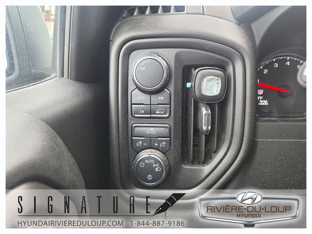 Chevrolet Silverado 1500 Custom/4X4/AC 2024 à Riviere-Du-Loup, Québec - 14 - w1024h768px