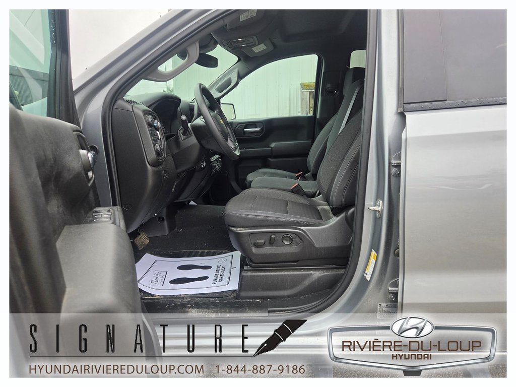 Chevrolet Silverado 1500 Custom/4X4/AC 2024 à Riviere-Du-Loup, Québec - 11 - w1024h768px