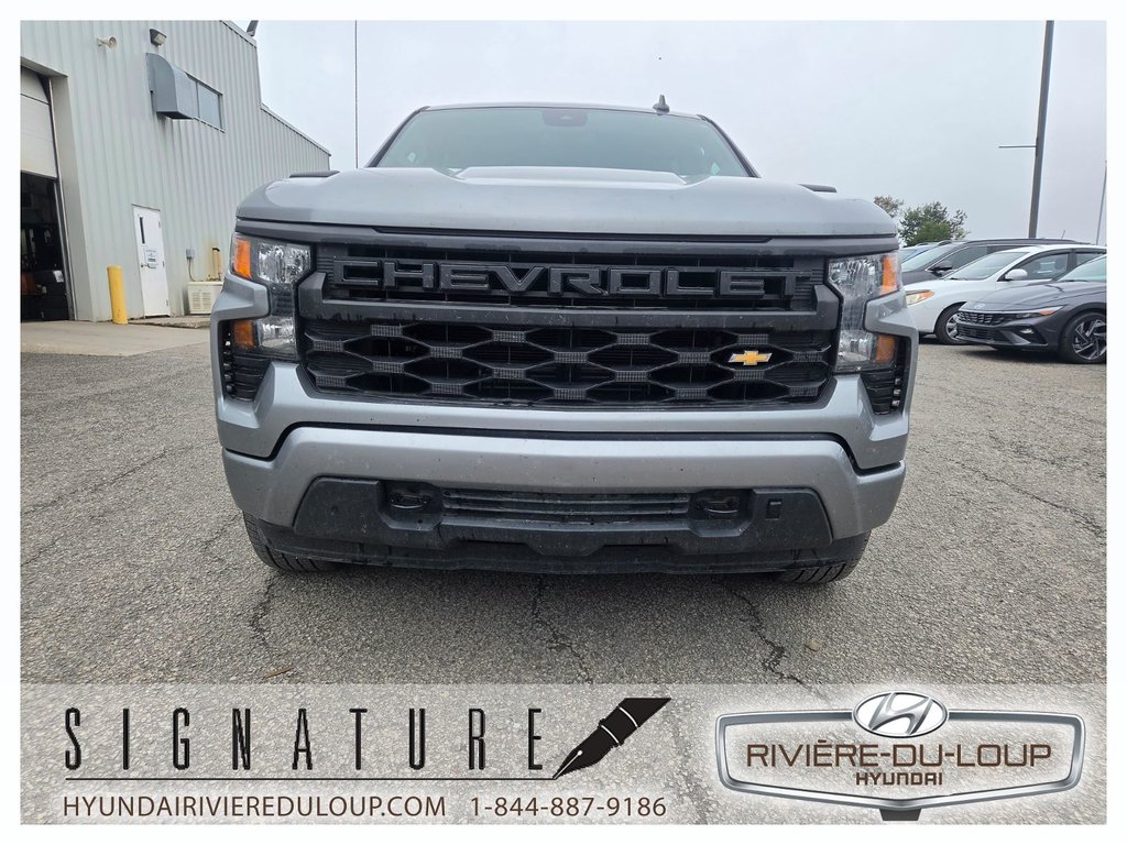 Chevrolet Silverado 1500 Custom/4X4/AC 2024 à Riviere-Du-Loup, Québec - 3 - w1024h768px