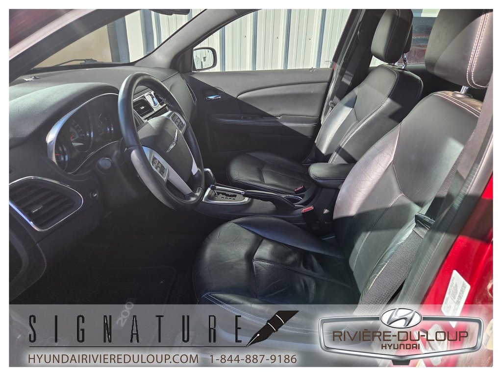 2013 Chrysler 200 LIMITED,AUTOMATIQUE in Riviere-Du-Loup, Quebec - 8 - w1024h768px