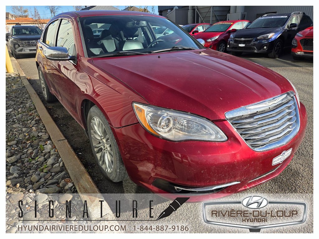 2013 Chrysler 200 LIMITED,AUTOMATIQUE in Riviere-Du-Loup, Quebec - 4 - w1024h768px