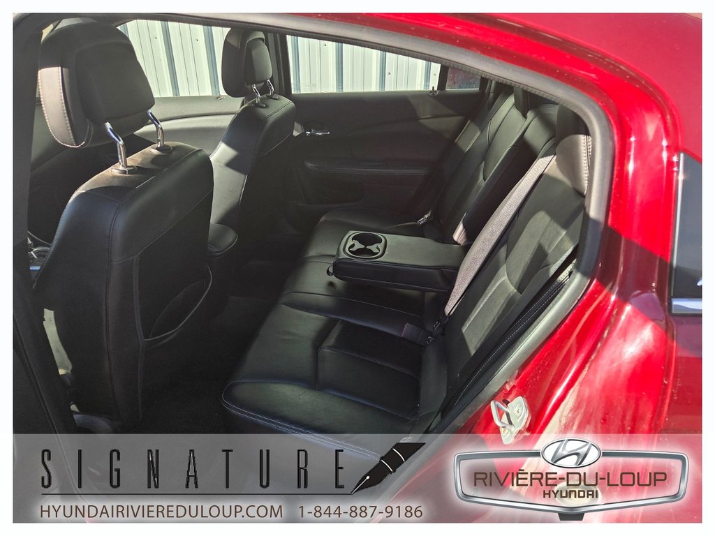 2013 Chrysler 200 LIMITED,AUTOMATIQUE in Riviere-Du-Loup, Quebec - 9 - w1024h768px