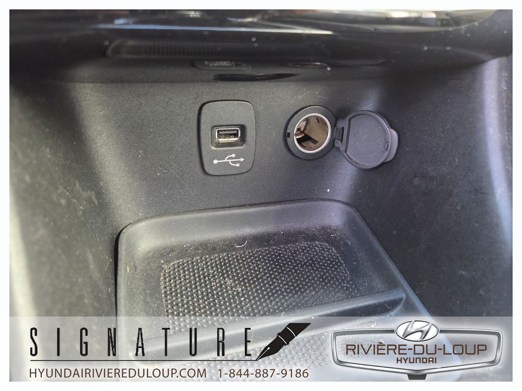 2013 Chrysler 200 LIMITED,AUTOMATIQUE in Riviere-Du-Loup, Quebec - 15 - w1024h768px