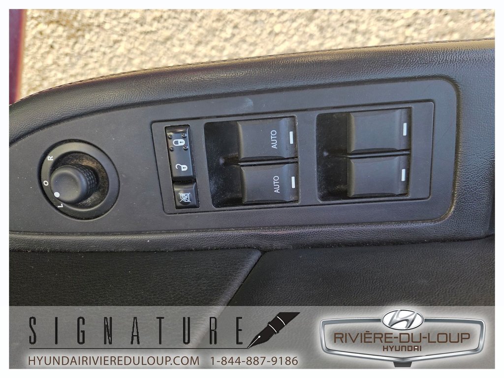2013 Chrysler 200 LIMITED,AUTOMATIQUE in Riviere-Du-Loup, Quebec - 10 - w1024h768px