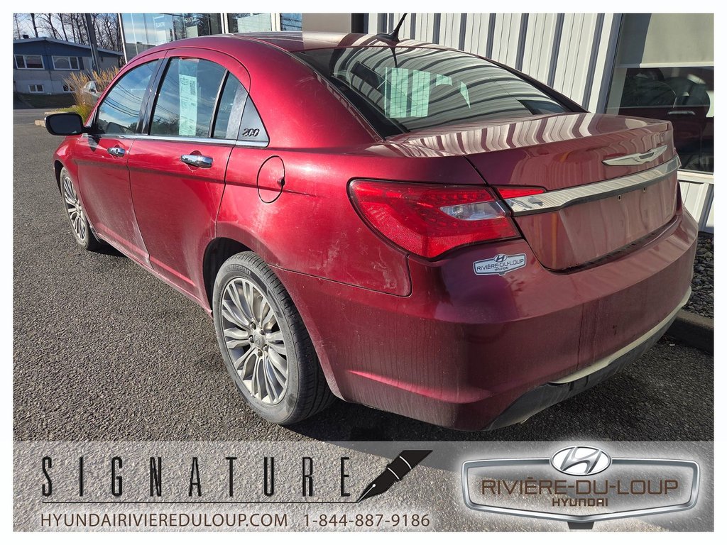 2013 Chrysler 200 LIMITED,AUTOMATIQUE in Riviere-Du-Loup, Quebec - 7 - w1024h768px