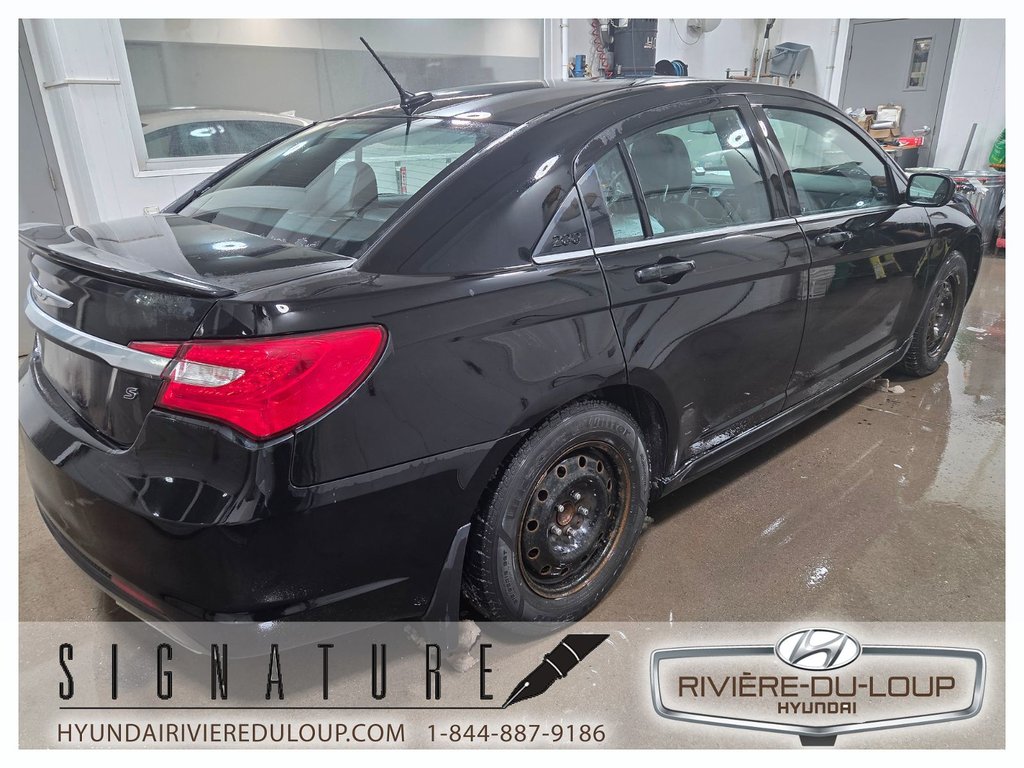 Chrysler 200 S,automatique 2013 à Riviere-Du-Loup, Québec - 5 - w1024h768px