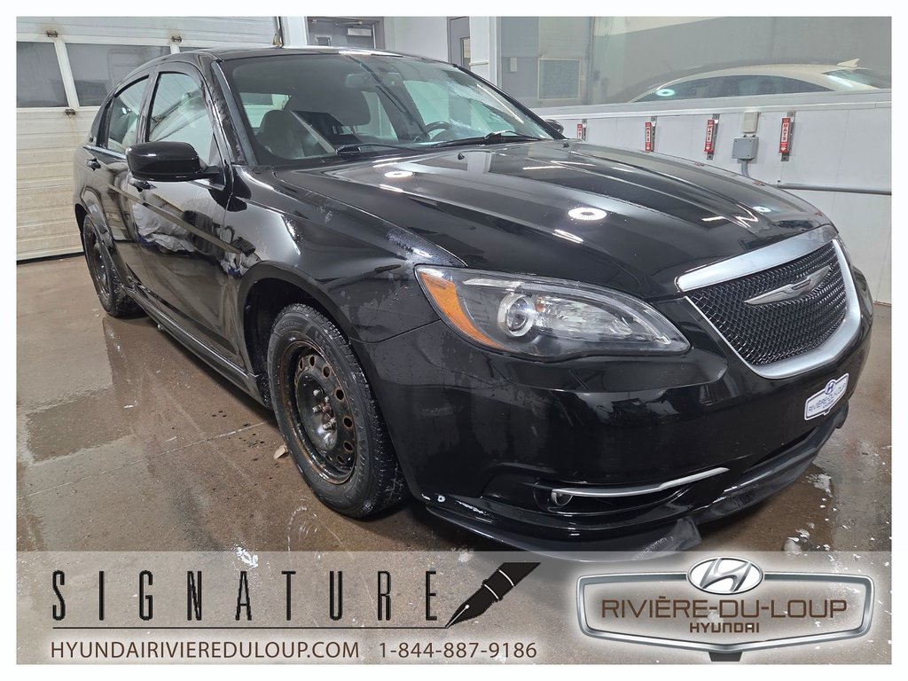 Chrysler 200 S,automatique 2013 à Riviere-Du-Loup, Québec - 4 - w1024h768px