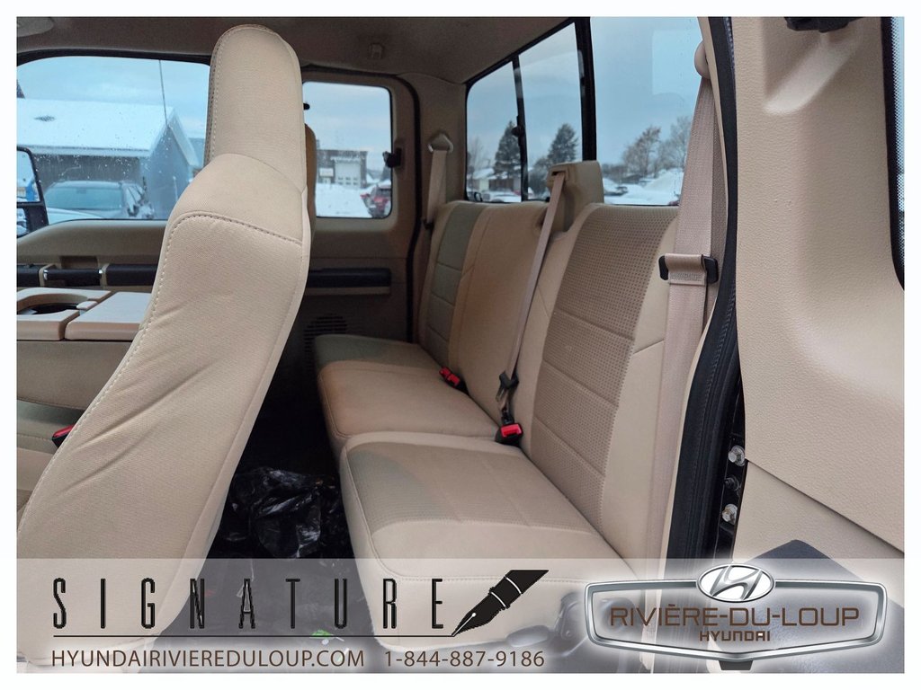 Ford Super Duty F-350 DRW XLT,6X6,8 CYL,6.4 DIESEL 2008 à Riviere-Du-Loup, Québec - 9 - w1024h768px