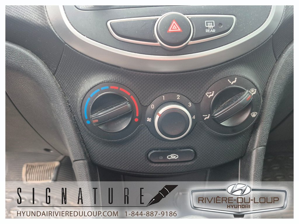 2012 Hyundai Accent L, AUTOMATIQUE in Riviere-Du-Loup, Quebec - 11 - w1024h768px