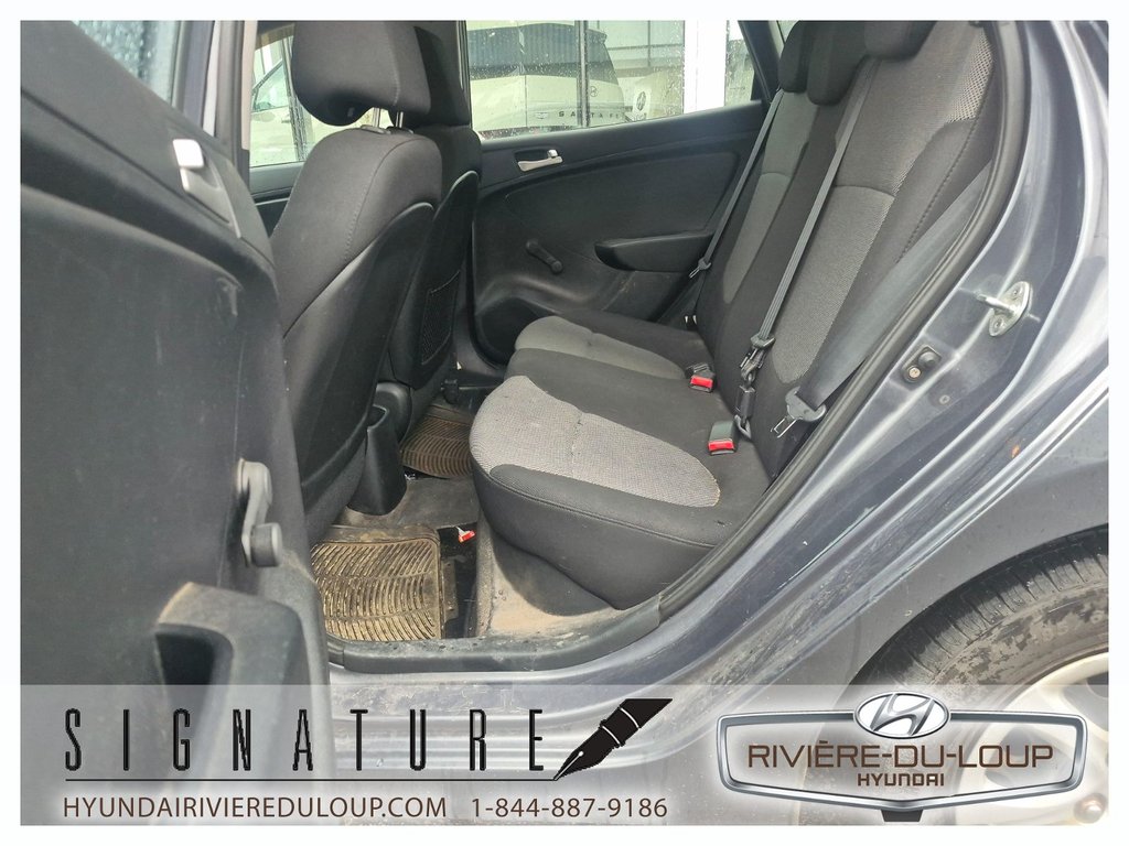 2012 Hyundai Accent L, AUTOMATIQUE in Riviere-Du-Loup, Quebec - 8 - w1024h768px