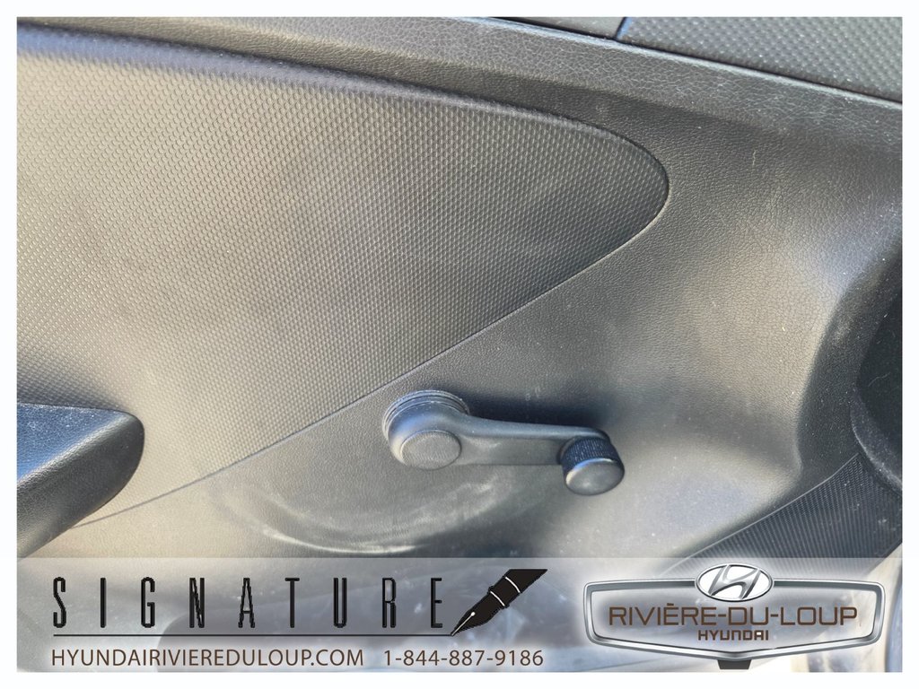 2013 Hyundai Accent L,AUTOMATIQUE in Riviere-Du-Loup, Quebec - 10 - w1024h768px