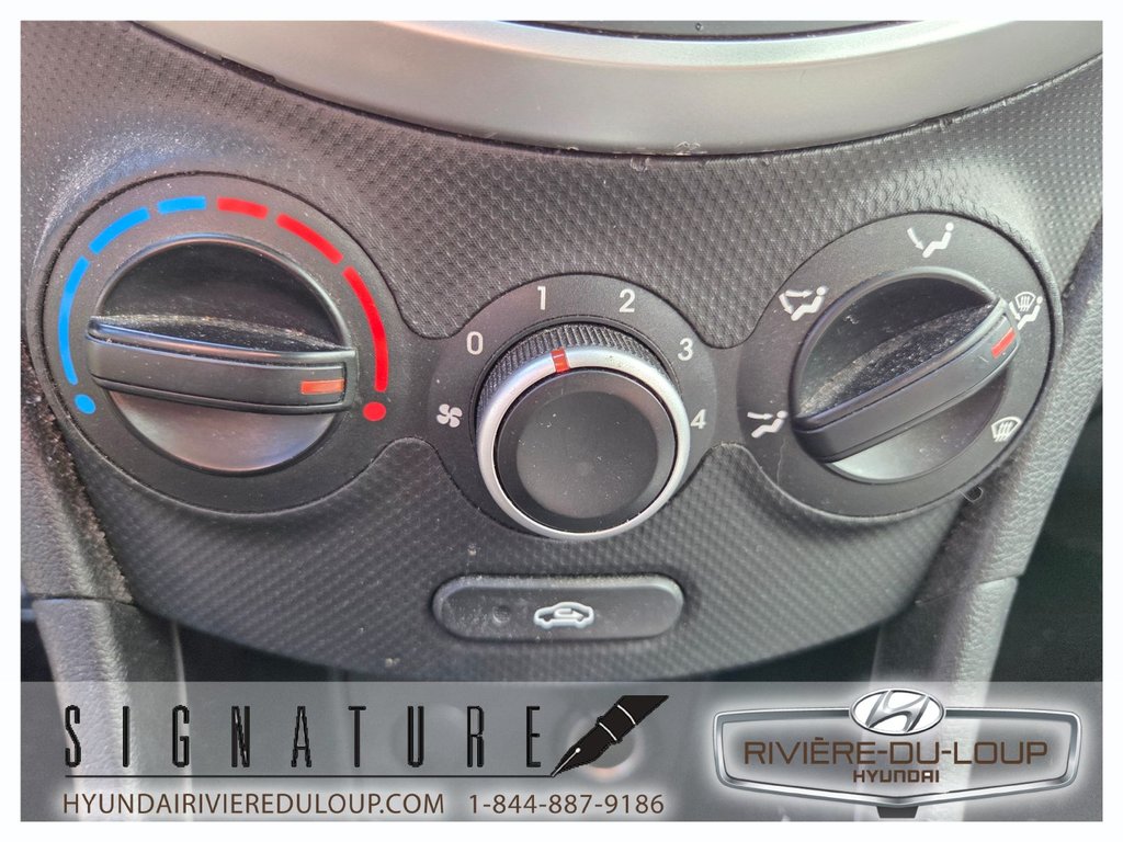 2013 Hyundai Accent L,AUTOMATIQUE in Riviere-Du-Loup, Quebec - 14 - w1024h768px