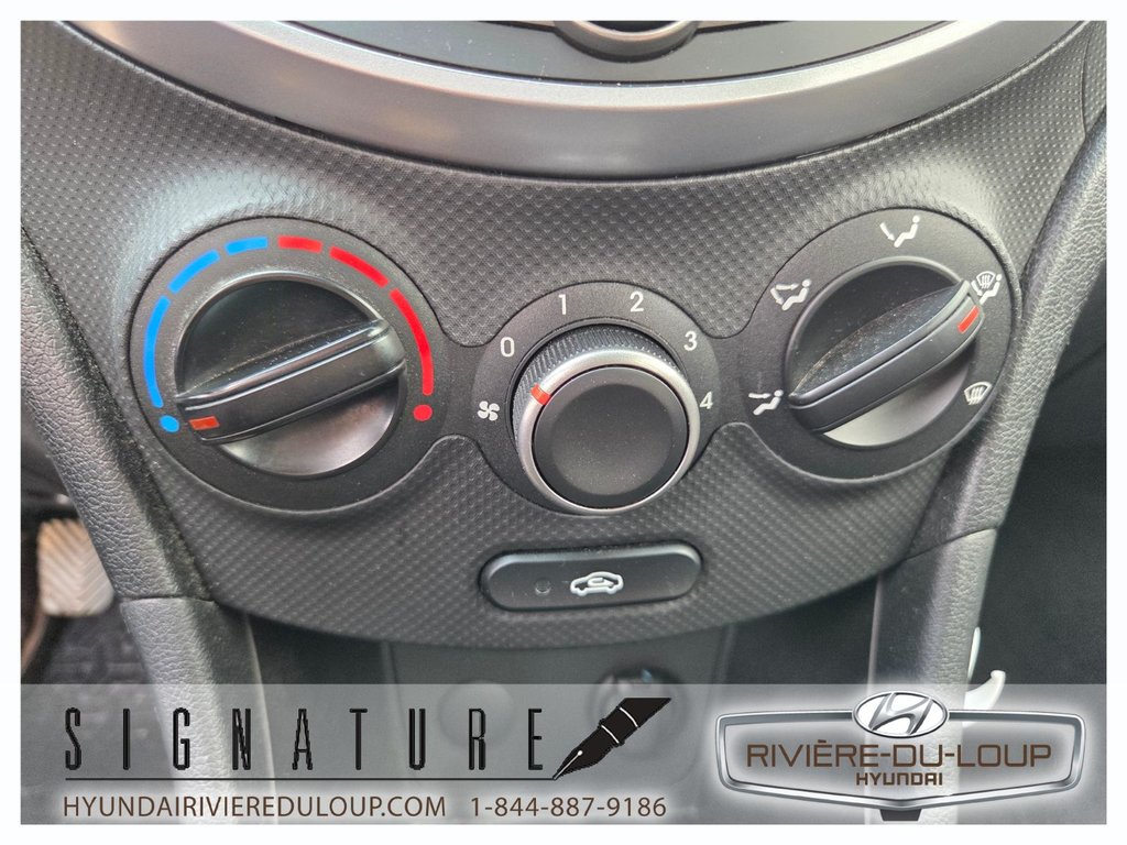Hyundai Accent L ,MANUEL 2016 à Riviere-Du-Loup, Québec - 17 - w1024h768px