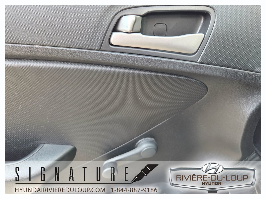 Hyundai Accent L ,MANUEL 2016 à Riviere-Du-Loup, Québec - 13 - w1024h768px