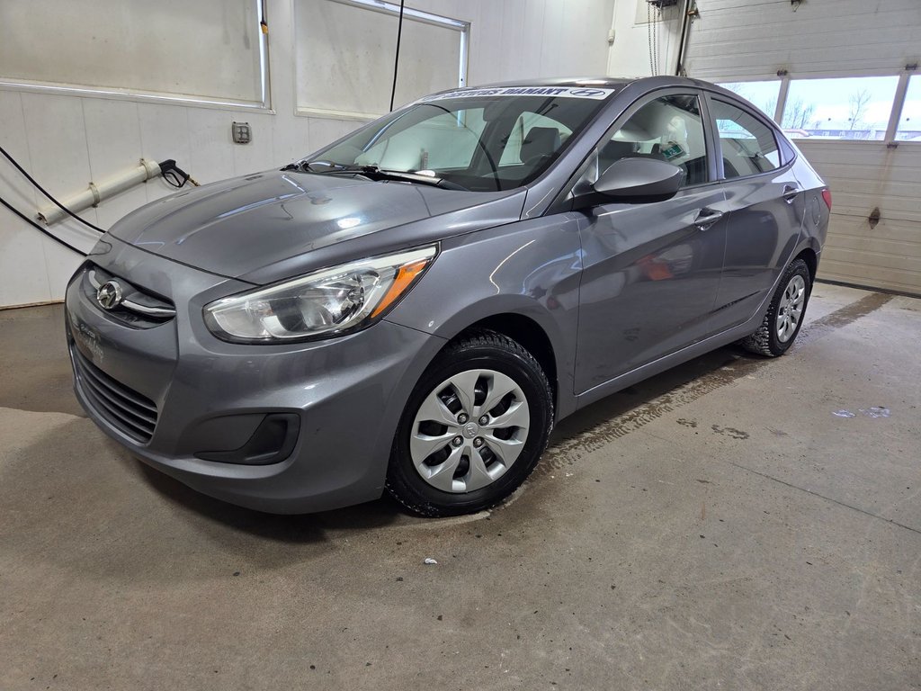 Hyundai Accent L,MANUELLE 2016 à Riviere-Du-Loup, Québec - 2 - w1024h768px