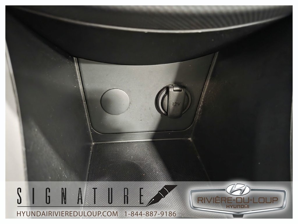 Hyundai Accent L,MANUELLE 2016 à Riviere-Du-Loup, Québec - 20 - w1024h768px