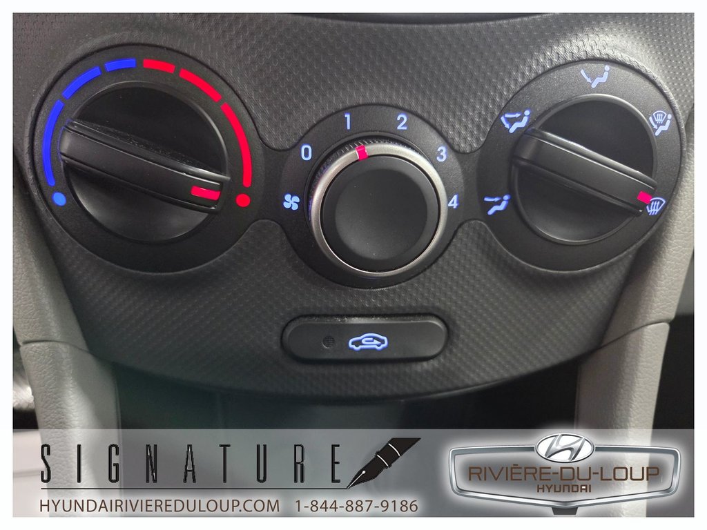 Hyundai Accent L,MANUELLE 2016 à Riviere-Du-Loup, Québec - 19 - w1024h768px