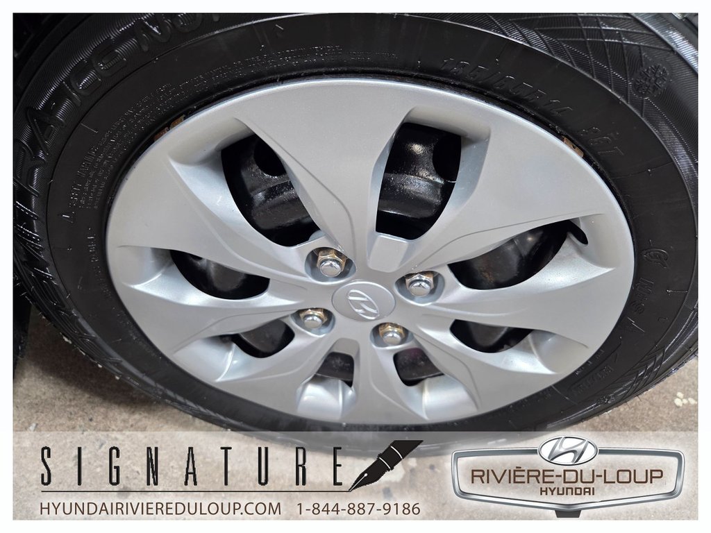 Hyundai Accent L,MANUELLE 2016 à Riviere-Du-Loup, Québec - 24 - w1024h768px