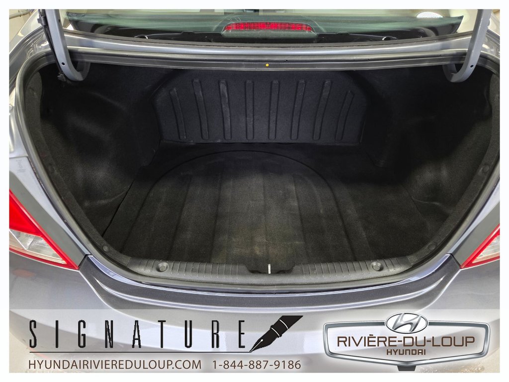 Hyundai Accent L,MANUELLE 2016 à Riviere-Du-Loup, Québec - 8 - w1024h768px