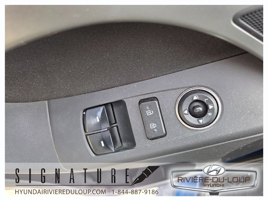 Hyundai Elantra Coupe GLS 2013 à Riviere-Du-Loup, Québec - 9 - w1024h768px