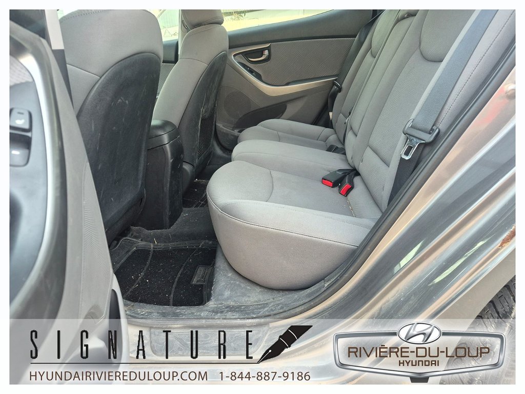 2011 Hyundai Elantra GLS,AC in Riviere-Du-Loup, Quebec - 10 - w1024h768px