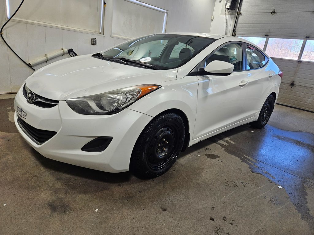 Hyundai Elantra GL 2013 à Riviere-Du-Loup, Québec - 2 - w1024h768px