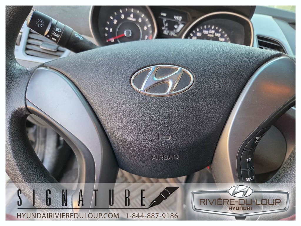 2014 Hyundai Elantra L,MANUELLE in Riviere-Du-Loup, Quebec - 17 - w1024h768px