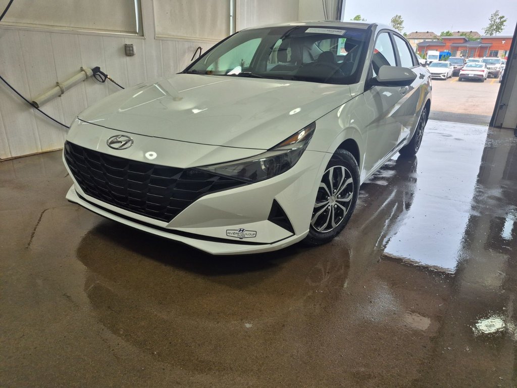 2021 Hyundai Elantra Essential,CRUISE,A/C,CAMERA RECUL in Riviere-Du-Loup, Quebec - 2 - w1024h768px