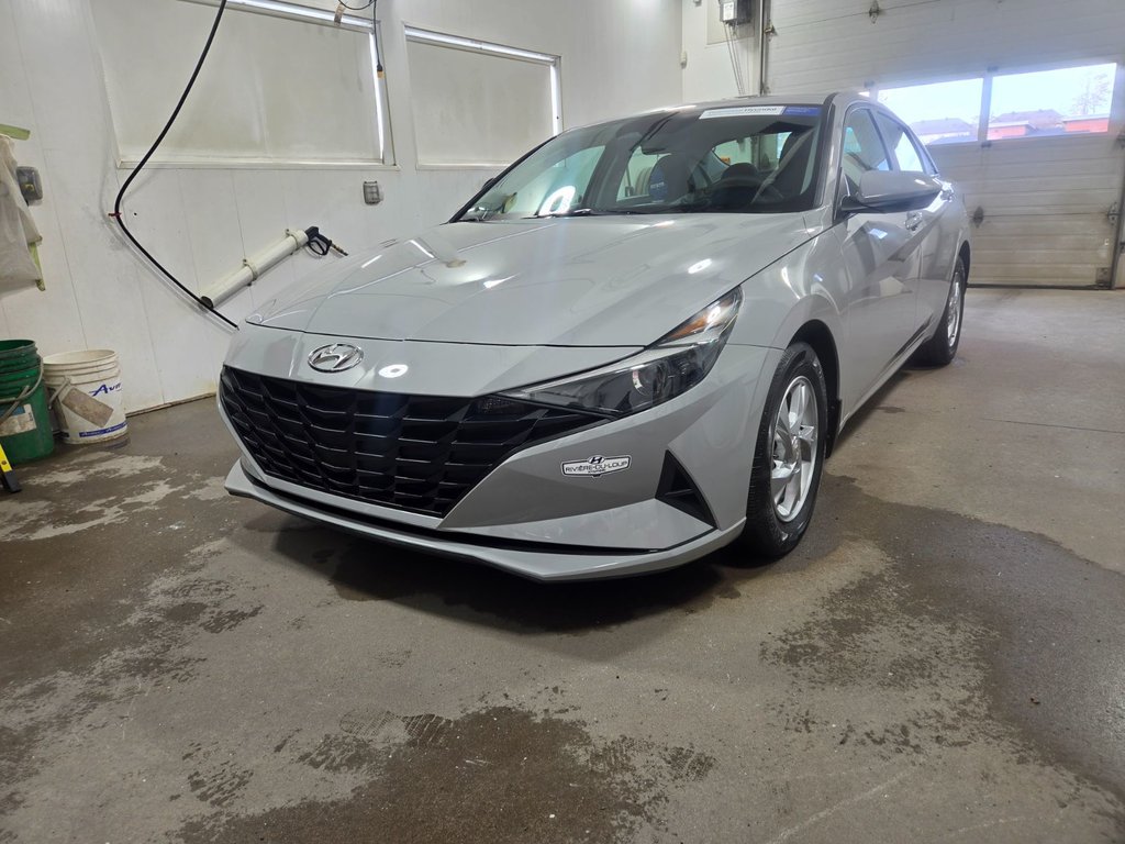 Hyundai Elantra Essential,CRUISE,A/C,CAMERA RECUL 2022 à Riviere-Du-Loup, Québec - 2 - w1024h768px