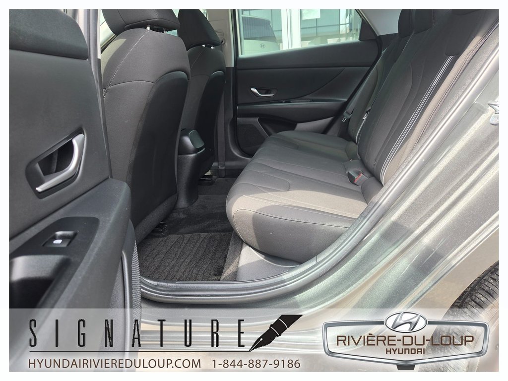 Hyundai Elantra Preferred 2023 à Riviere-Du-Loup, Québec - 10 - w1024h768px