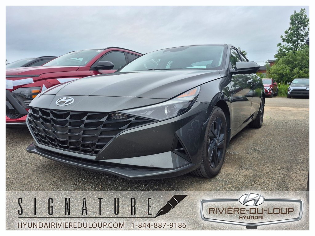 2023 Hyundai Elantra Preferred in Riviere-Du-Loup, Quebec - 3 - w1024h768px