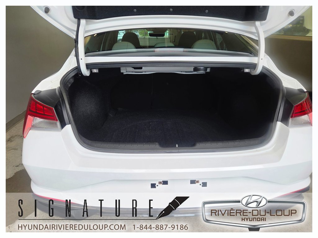 2023 Hyundai Elantra LUXURY,MAGS,TOIT,CUIR in Riviere-Du-Loup, Quebec - 8 - w1024h768px