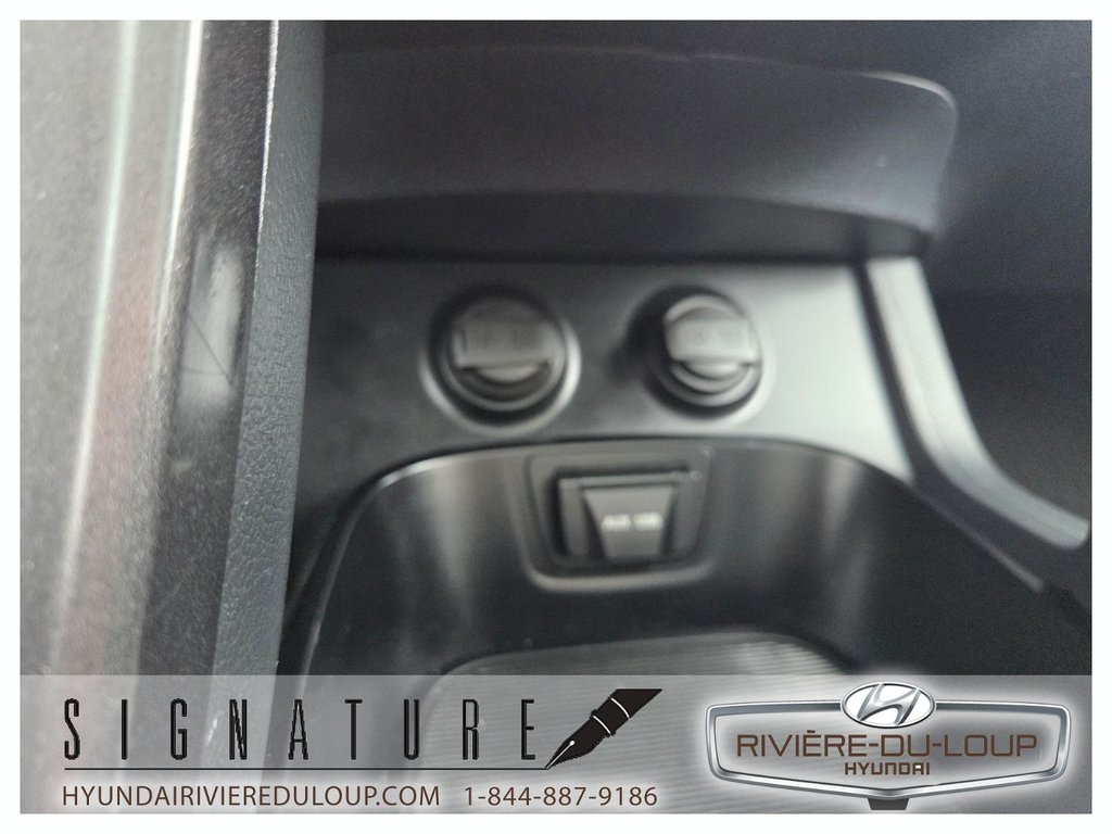 Hyundai Santa Fe Sport LUXURY,AWD,MAGS,TOIT,CUIR 2016 à Riviere-Du-Loup, Québec - 23 - w1024h768px