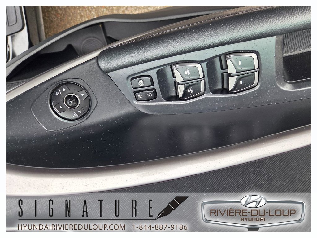Hyundai Santa Fe Sport LUXURY,AWD,MAGS,TOIT,CUIR 2016 à Riviere-Du-Loup, Québec - 16 - w1024h768px