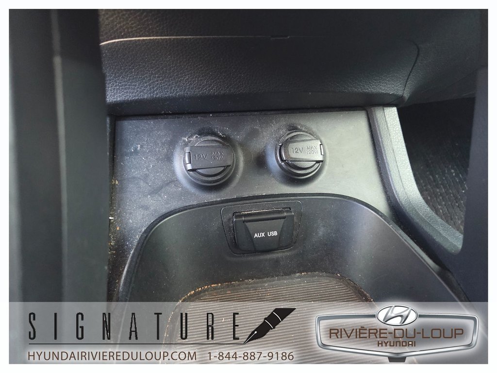 2013 Hyundai Santa Fe Premium,AWD in Riviere-Du-Loup, Quebec - 20 - w1024h768px