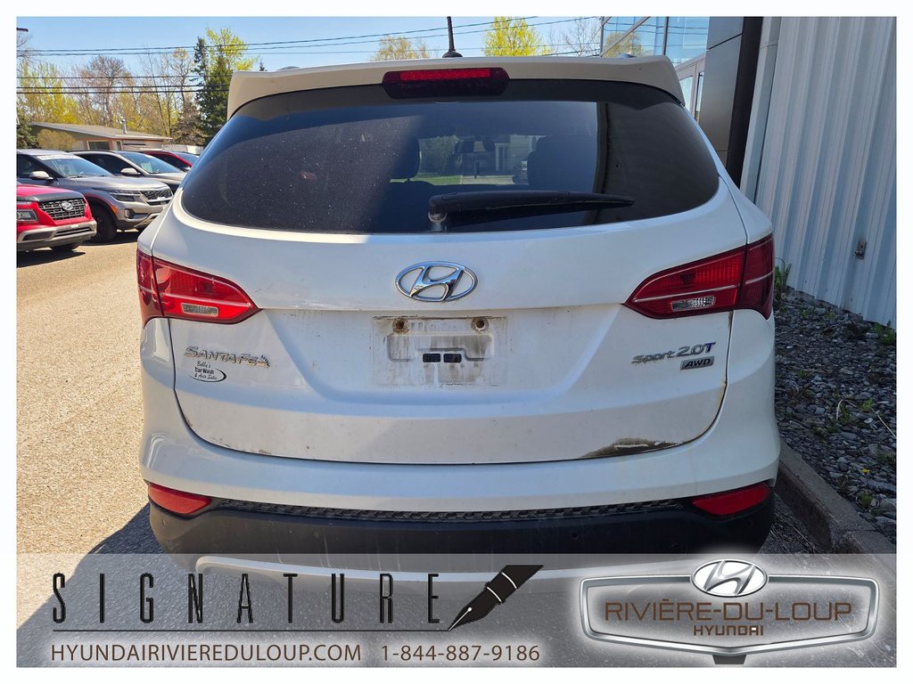 2013 Hyundai Santa Fe Premium,AWD in Riviere-Du-Loup, Quebec - 4 - w1024h768px