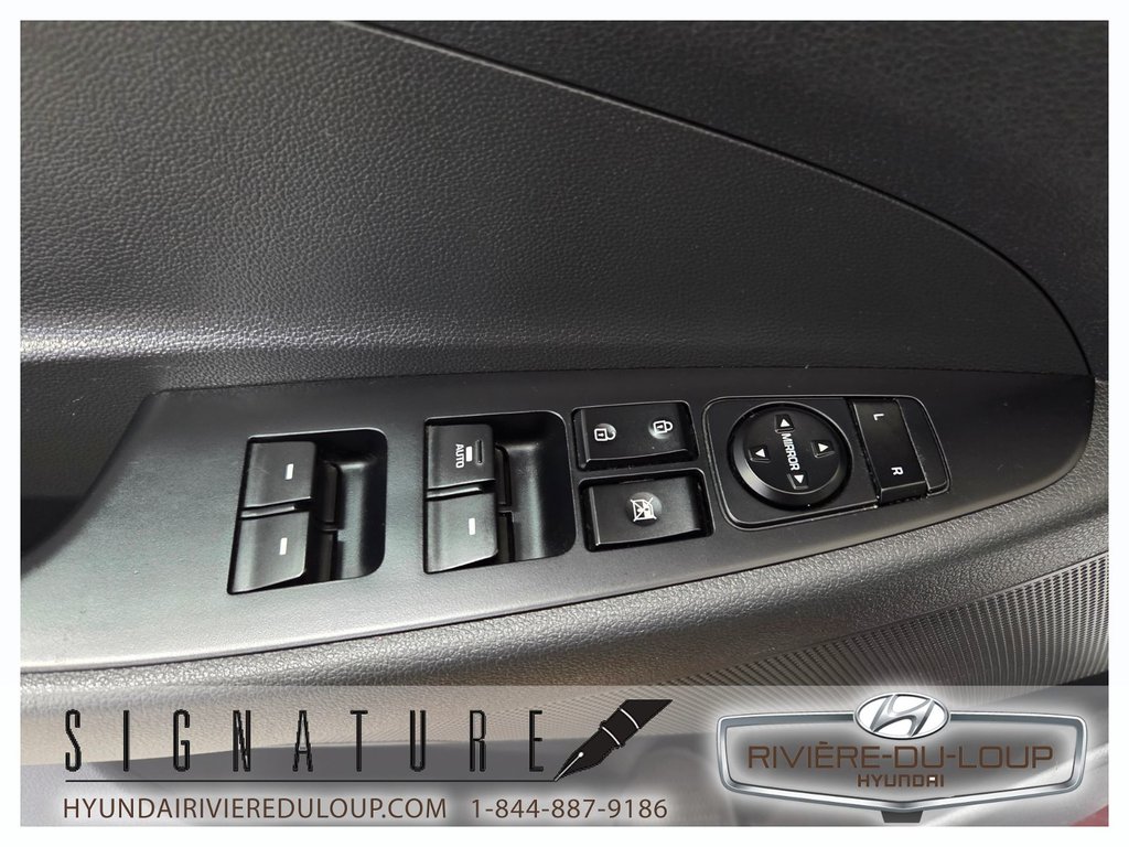 Hyundai Tucson SE,AWD,CUIR,TOIT,SIEGES CHAUFFANT 2017 à Riviere-Du-Loup, Québec - 12 - w1024h768px