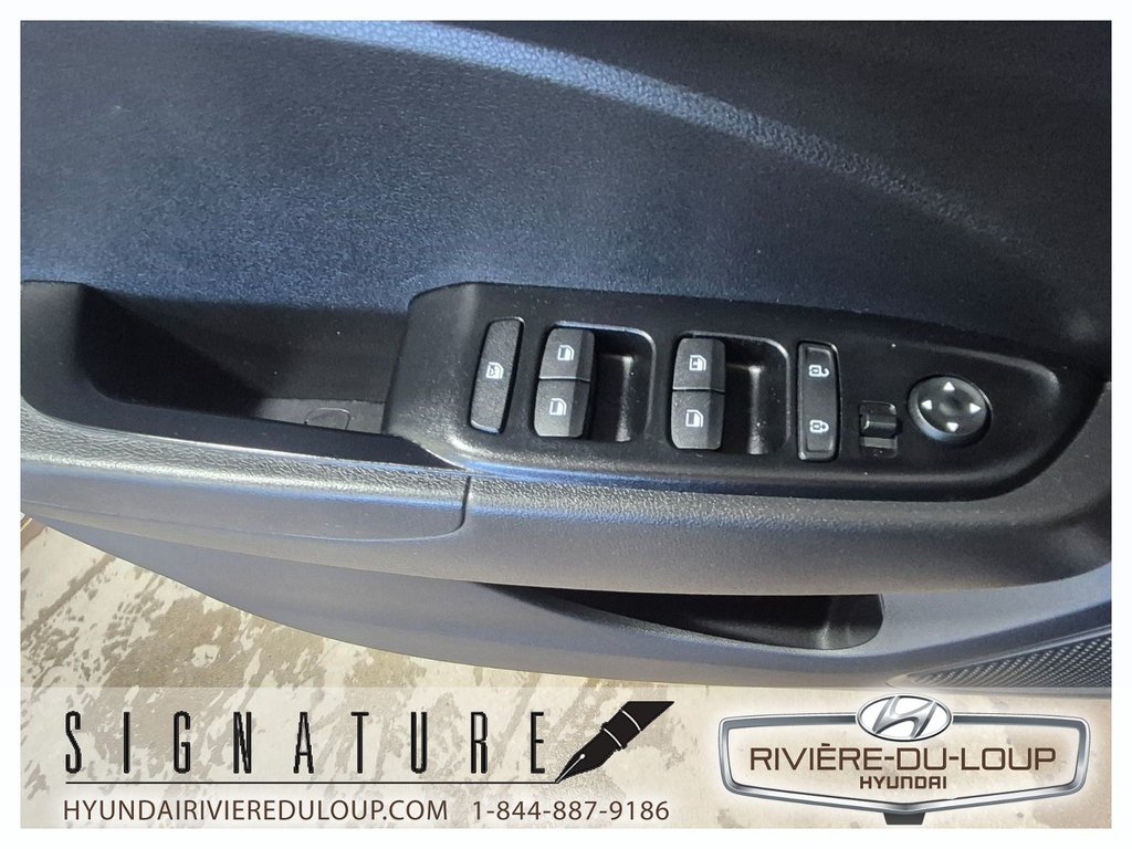 2021 Hyundai Venue Essential,CRUISE,A/C,CAMERA RECUL in Riviere-Du-Loup, Quebec - 15 - w1024h768px