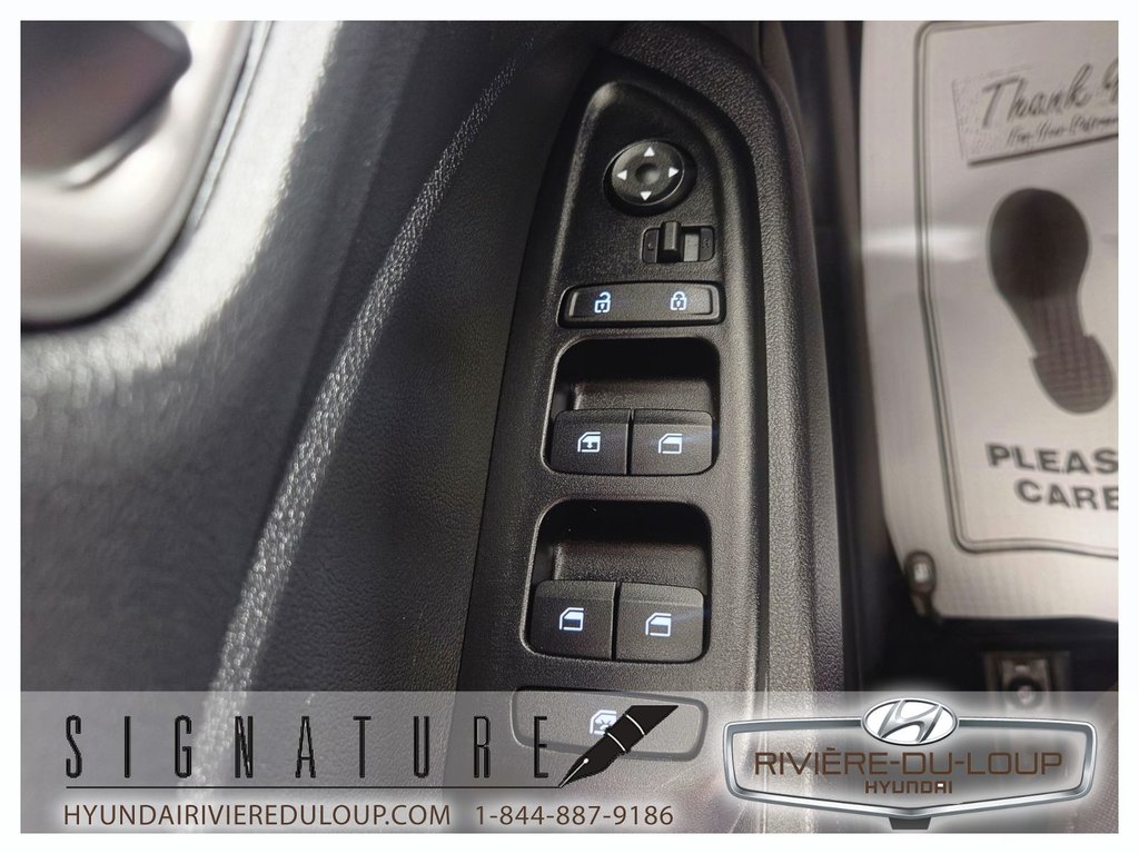 Hyundai Venue Essential,CRUISE,A/C,CAMERA RECUL 2021 à Riviere-Du-Loup, Québec - 19 - w1024h768px