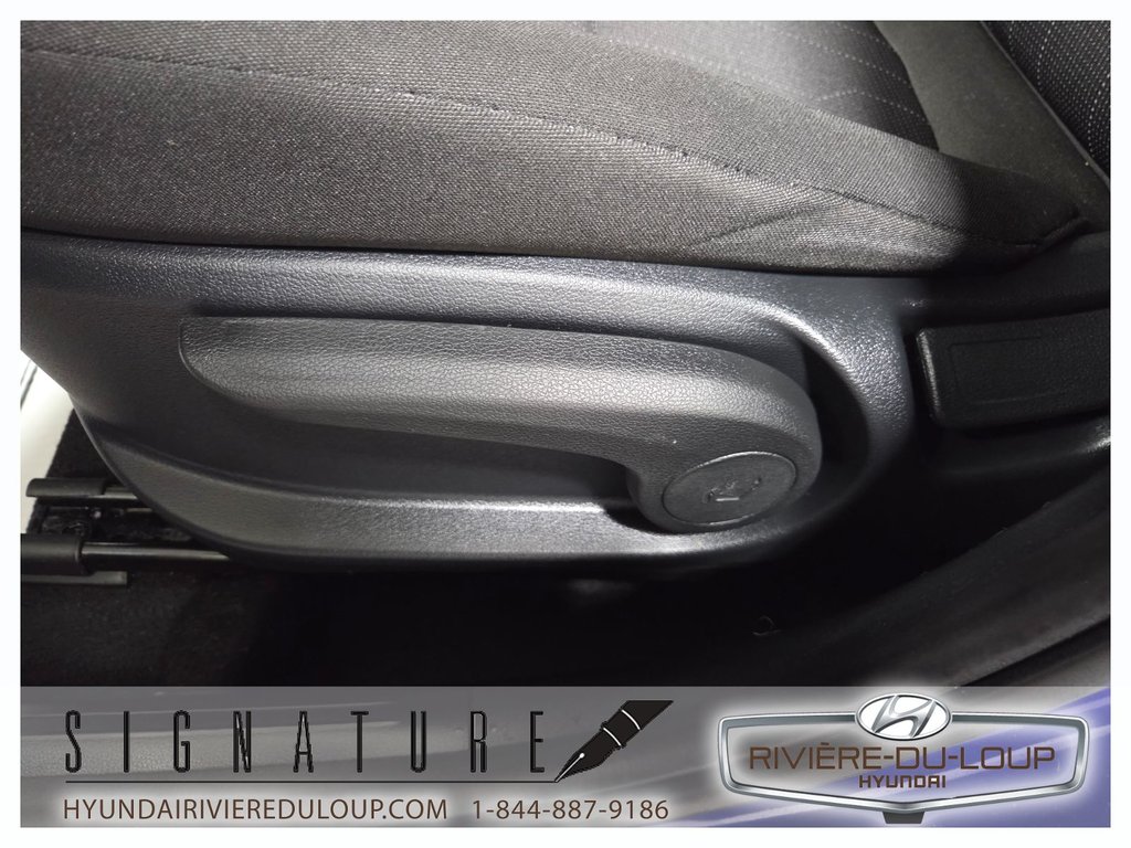 Hyundai Venue ESSENTIEL,FWD,MANUEL 2022 à Riviere-Du-Loup, Québec - 20 - w1024h768px