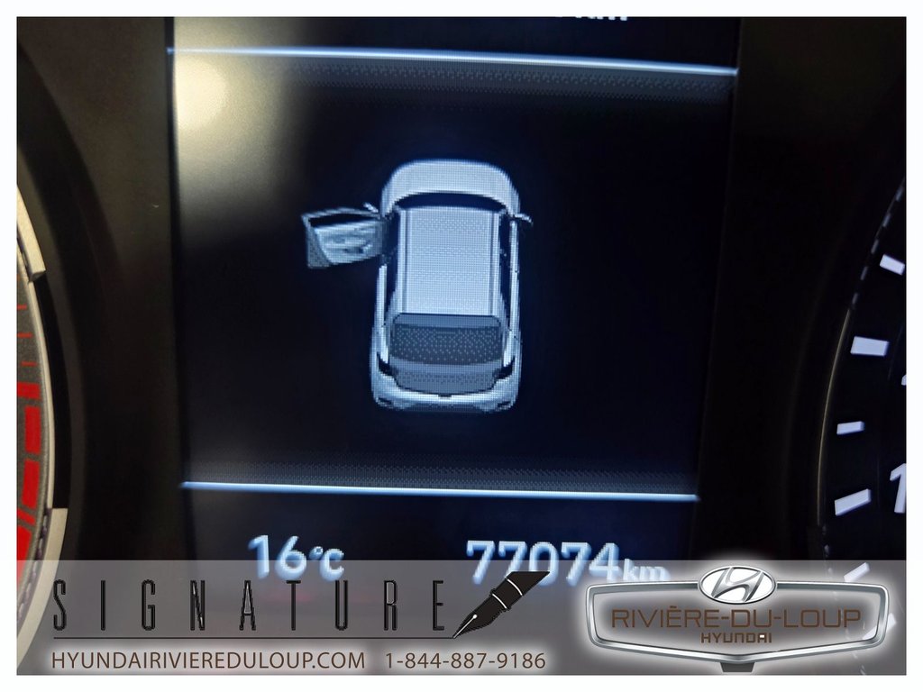 Hyundai Venue ESSENTIEL,FWD,MANUEL 2022 à Riviere-Du-Loup, Québec - 17 - w1024h768px
