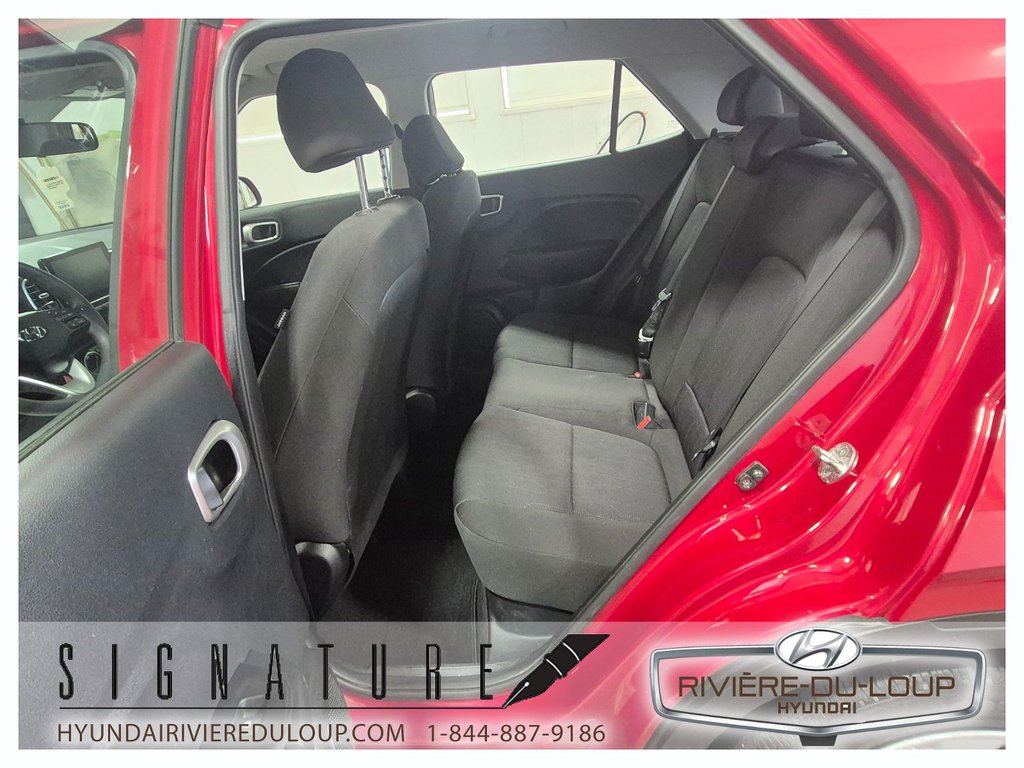 2022 Hyundai Venue ESSENTIEL,FWD,A/C,CRUISE,SIEGES CHAUFFANT in Riviere-Du-Loup, Quebec - 11 - w1024h768px